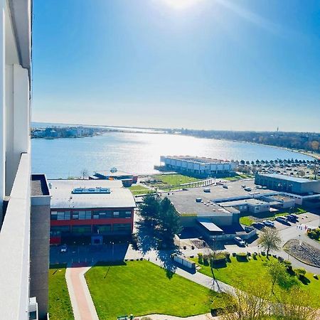 Derzeit Beliebt - Phaenomenaler Ausblick Auf Binnen- Und Ostsee Heiligenhafen Esterno foto