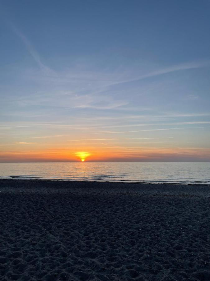 Derzeit Beliebt - Phaenomenaler Ausblick Auf Binnen- Und Ostsee Heiligenhafen Esterno foto