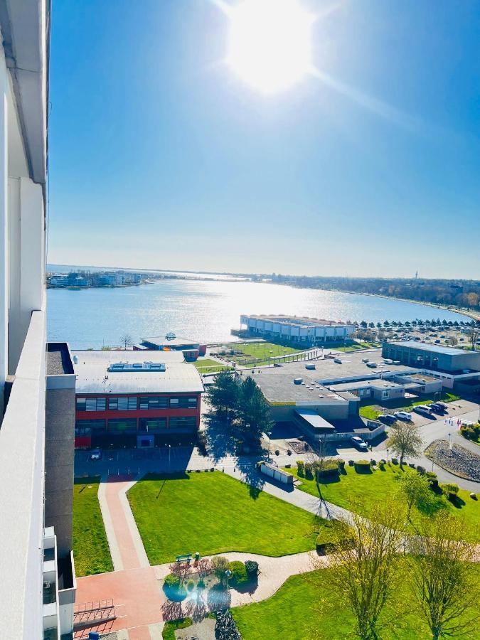 Derzeit Beliebt - Phaenomenaler Ausblick Auf Binnen- Und Ostsee Heiligenhafen Esterno foto