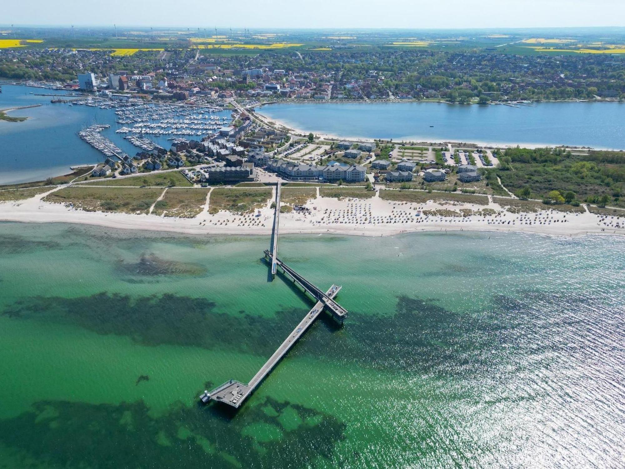 Derzeit Beliebt - Phaenomenaler Ausblick Auf Binnen- Und Ostsee Heiligenhafen Esterno foto